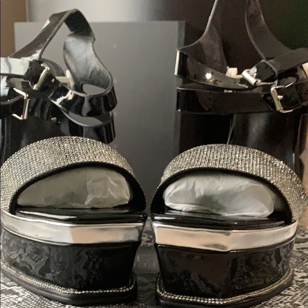 Shoe’s